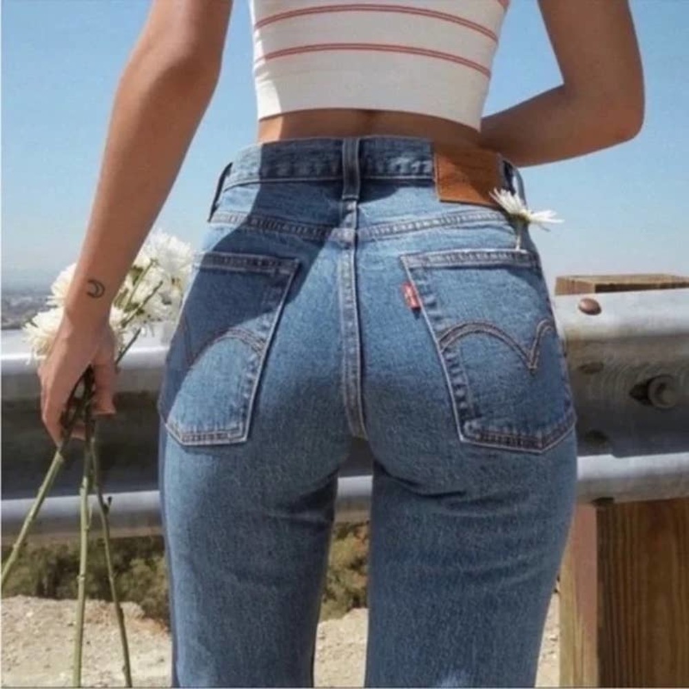 LEVI'S Wedgie Straight Jeans in Jive Sound 25